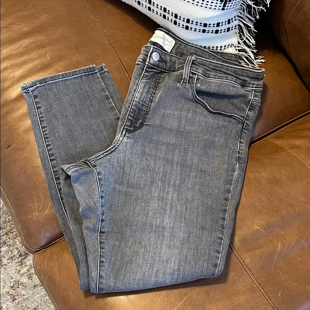 Size 16 33R High Rise Skinny Universal Thread Gray Charcoal Denim Jeans